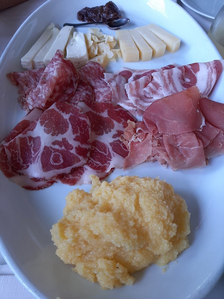 antipasto-a-base-di-salumi